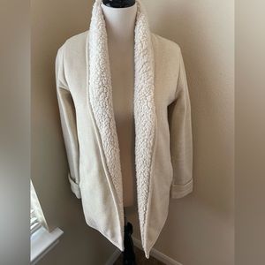 Abercrombie and Fitch Sherpa sweater Size Small